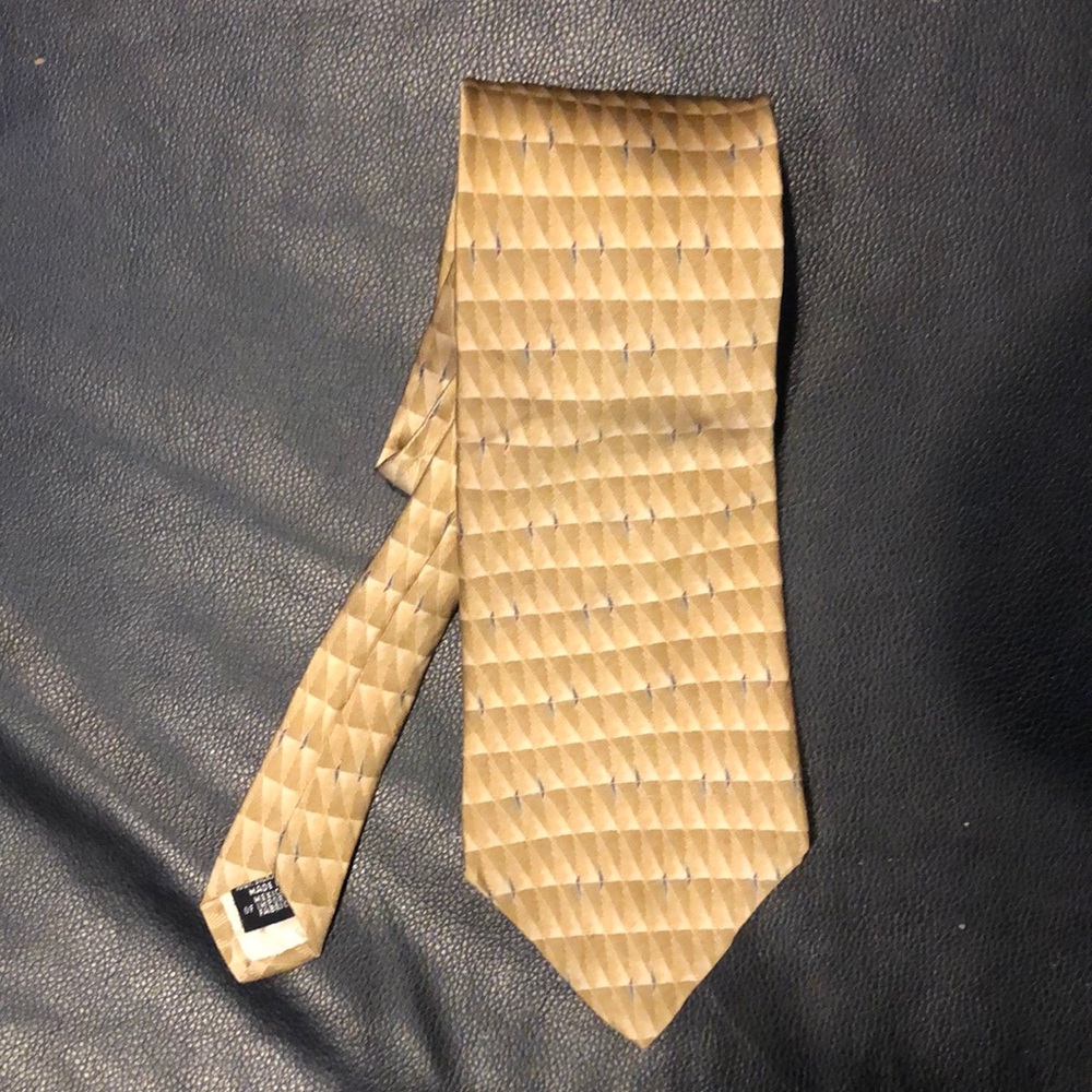 Never worn Bill Blass Black Label necktie